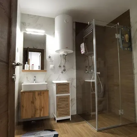 Borovi 2, 7 Apartment